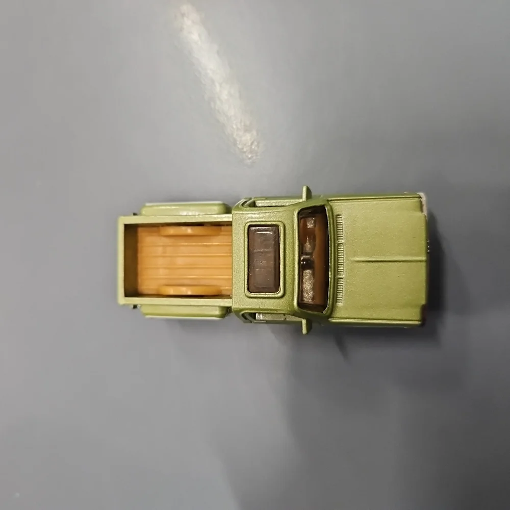 1975 75 Chevy Stepside Pickup Collectible 1/64 Scale Diecast Model